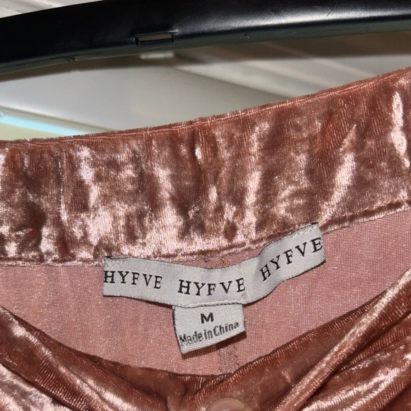 PRICE DROP⬇️ Blush Colored Crushed Velvet High Waisted Skirt✨😍 - Picture 3 of 5